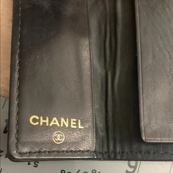 Chanel Black Key Card Holder with Iconic CC Logo hard to find EUC Authentic - Picture 3 of 14